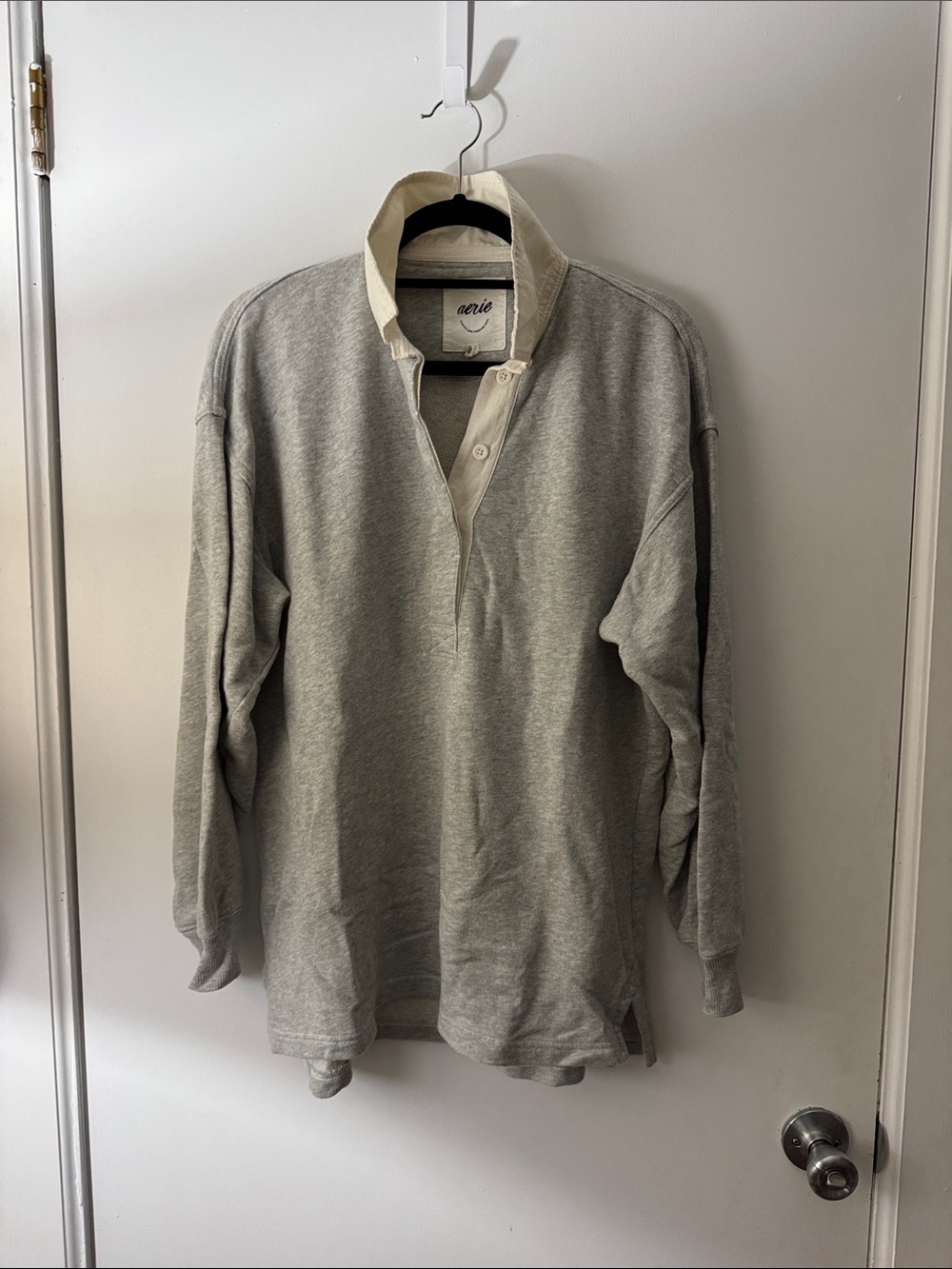 aerie Men's Light Gray Crewneck Rugby Pullover with Cream Collar